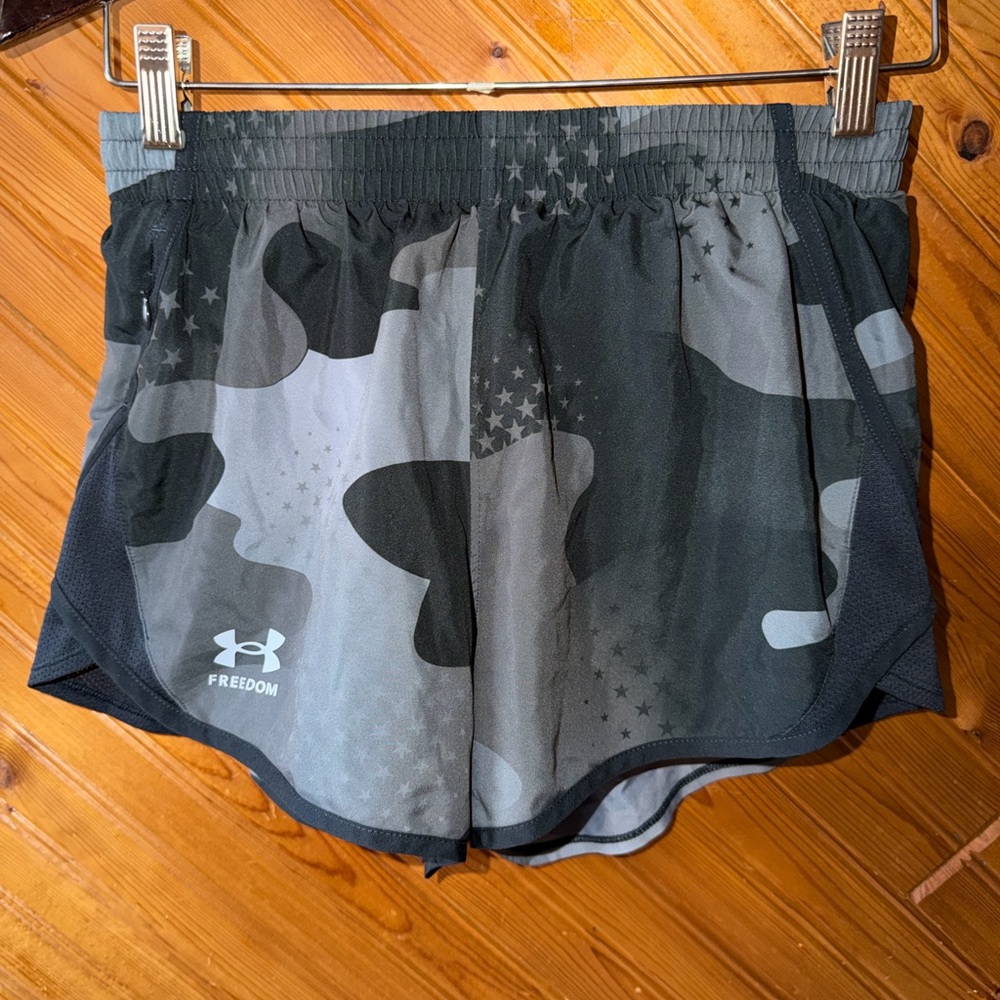 UA GREY FREEDOM SHORTS small loose
